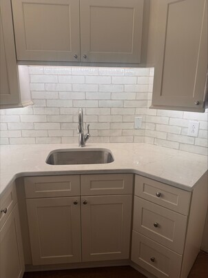 Kitchen Counters & Backsplashes